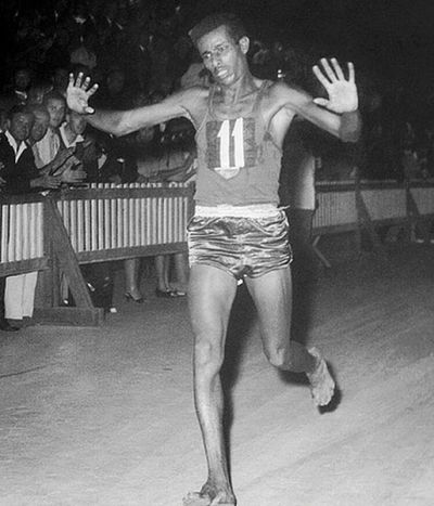Abebe Bikila running barefoot in Olympics Marathon Rome 1960